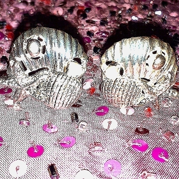 SEASHELLS, STARFISH & a tiny PEARL - Picture 3 of 6